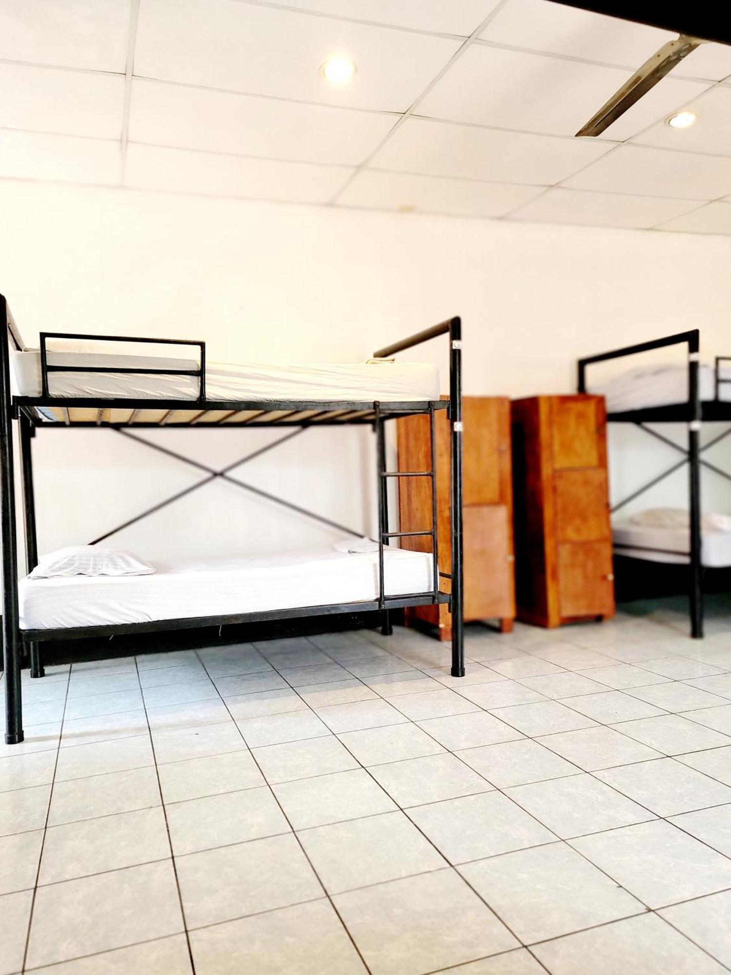 Poco A Poco Hostel León Екстериор снимка