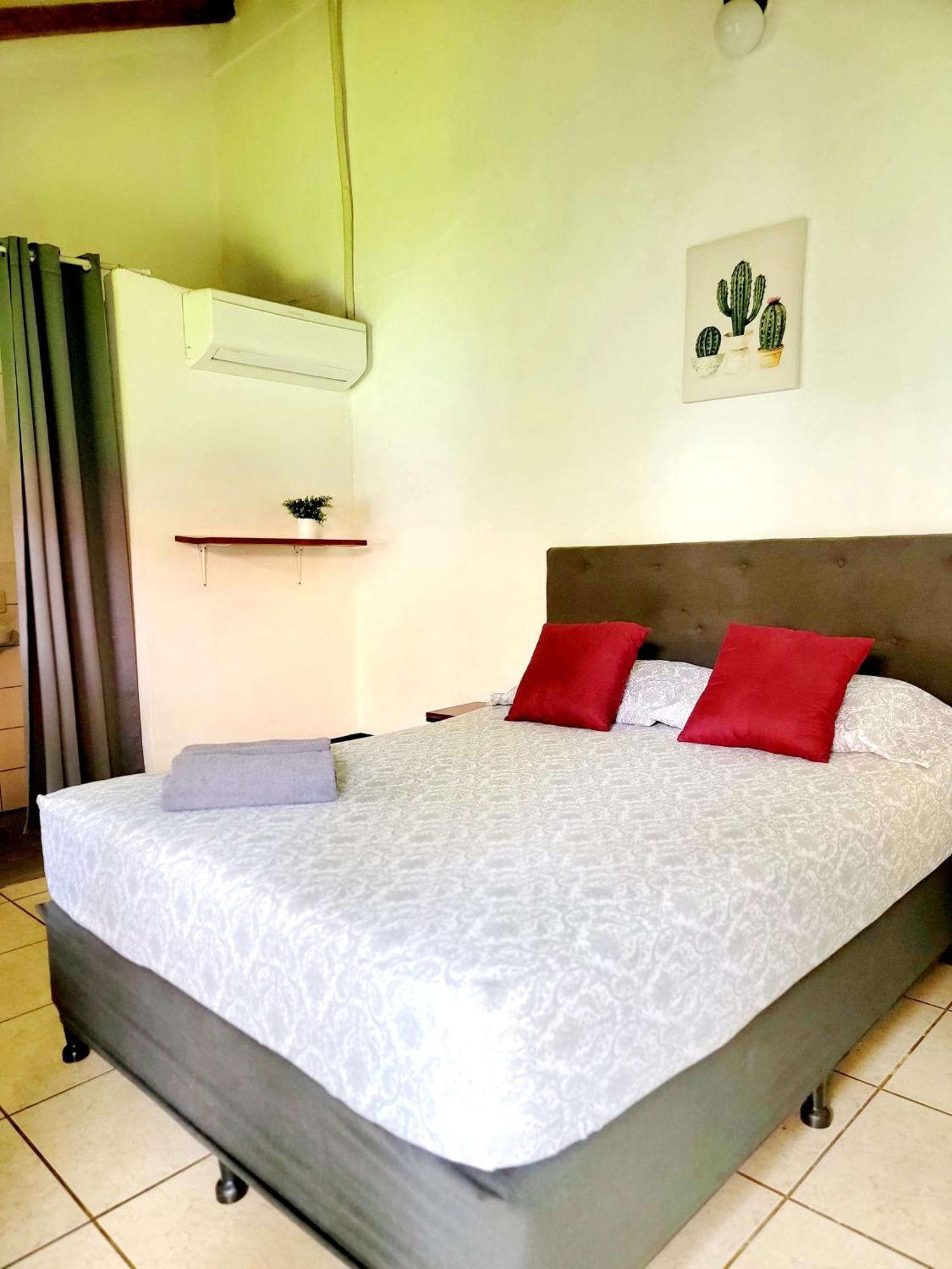 Poco A Poco Hostel León Екстериор снимка