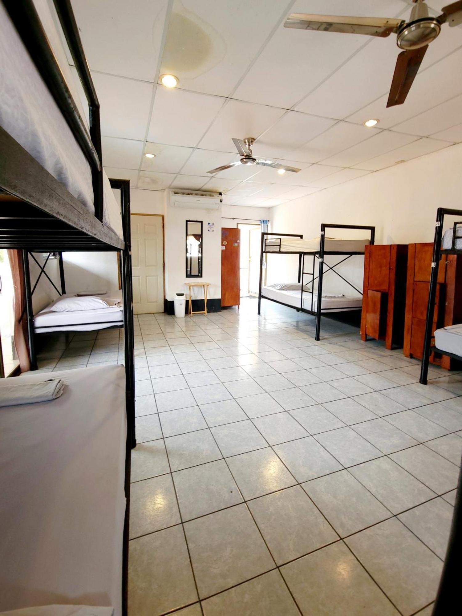 Poco A Poco Hostel León Екстериор снимка